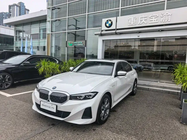 Фотография автомобиля — BMW i3