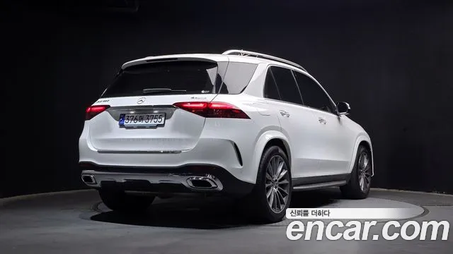 Mercedes-Benz GLE-Class — Фото автомобиля 2