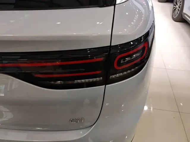 Leapmotor C11 — Фото автомобиля 7