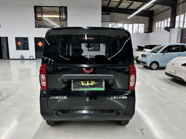 Wuling Zhiguang NEV — Фото автомобиля 5