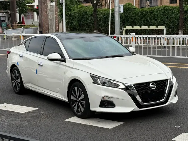 Nissan Teana — Фото автомобиля 3
