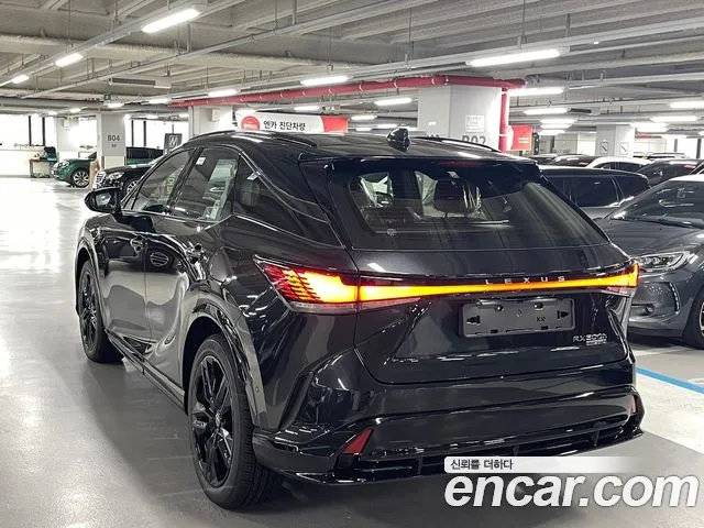 Lexus RX — Фото автомобиля 5