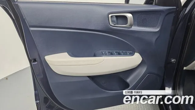 Hyundai Venue — Фото автомобиля 13
