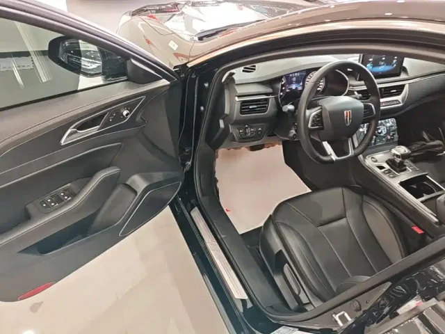 Hongqi H5 — Фото автомобиля 15