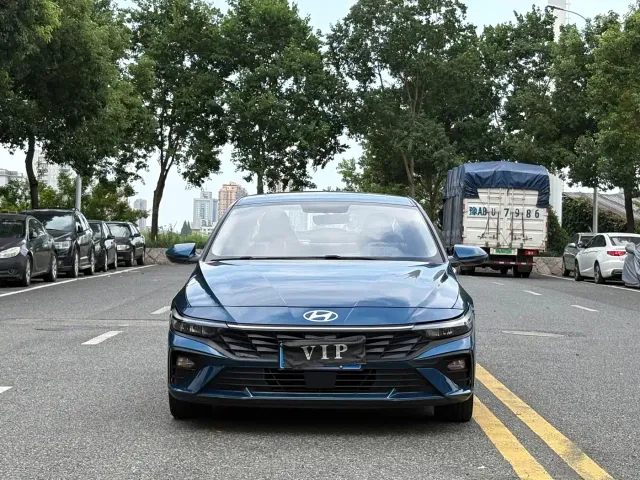 Hyundai Elantra — Фото автомобиля 2