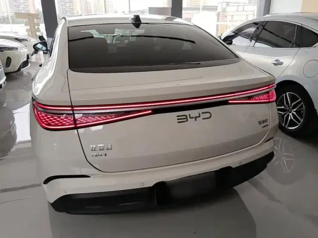 BYD Seal 07 DM-i — Фото автомобиля 5