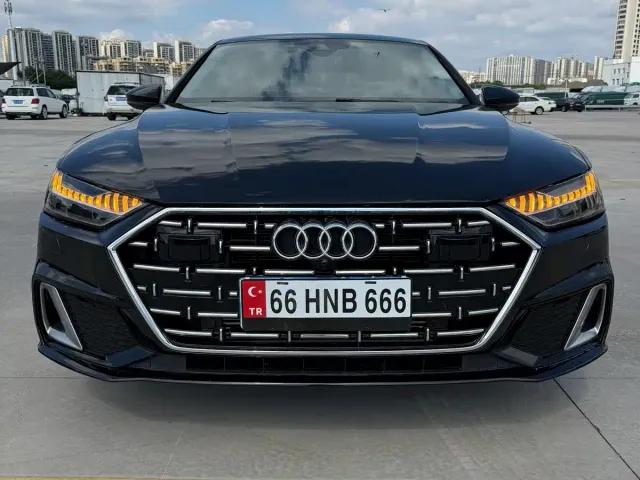 Audi A7L — Фото автомобиля 2