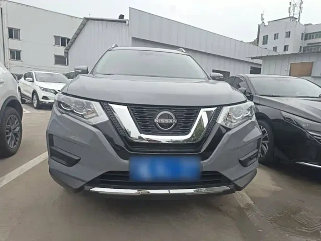 Nissan X-Trail — Фото автомобиля 2