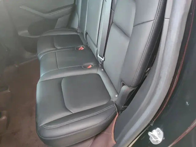 Tesla Model Y — Фото автомобиля 16