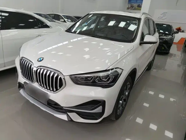 Фотография автомобиля — BMW X1