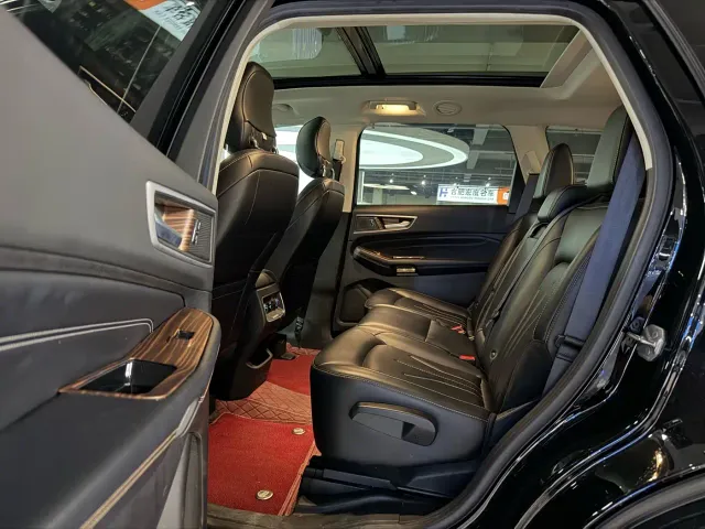 Ford Edge — Фото автомобиля 14