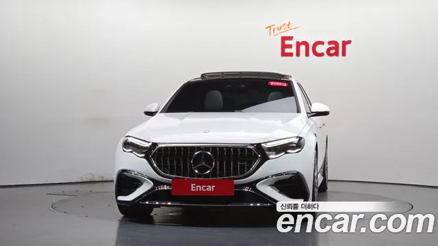 Mercedes-Benz E-Class — Фото автомобиля 3