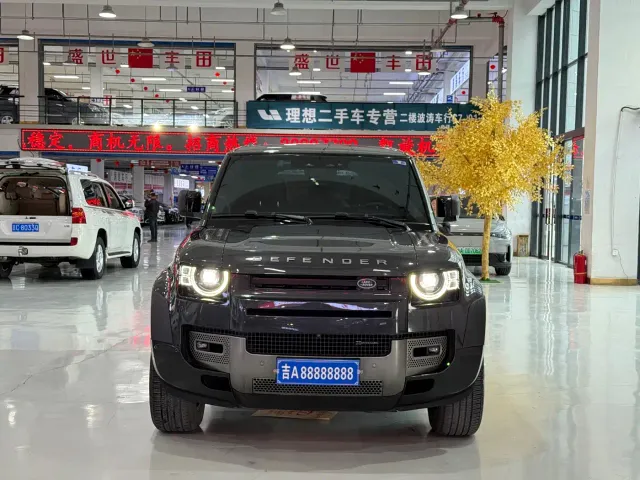 Land Rover Defender — Фото автомобиля 2