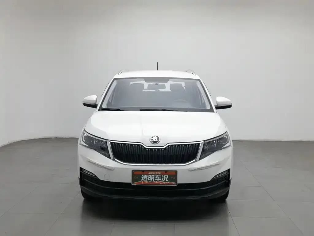 Škoda Kamiq 2021 1.5L Manual Standard — Фото автомобиля 3