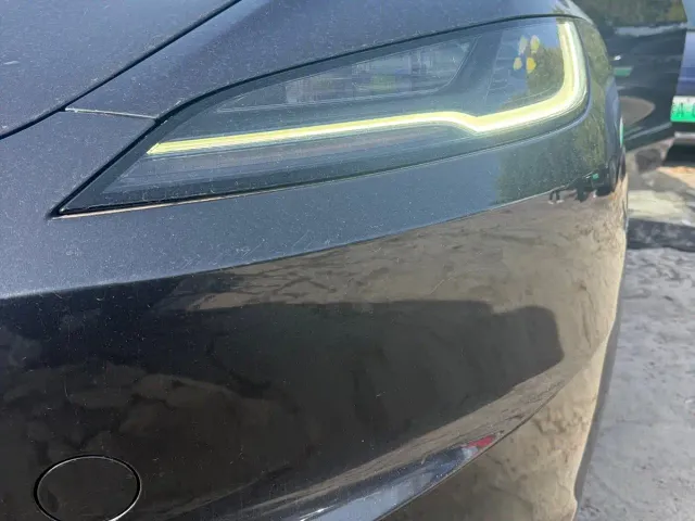 Tesla Model 3 — Фото автомобиля 10