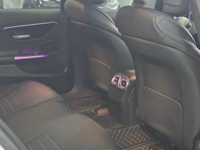 Mercedes-Benz C-Class — Фото автомобиля 8