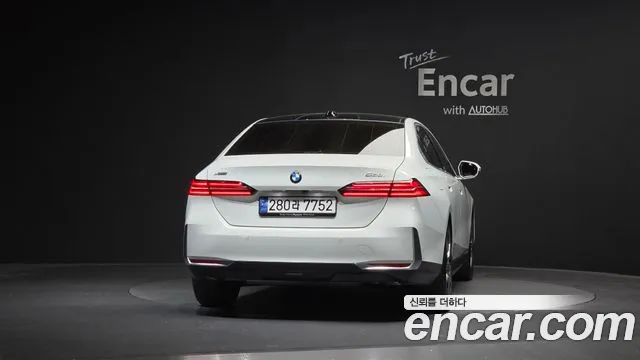 BMW 5-Series 5 серия (G60) — Фото автомобиля 4