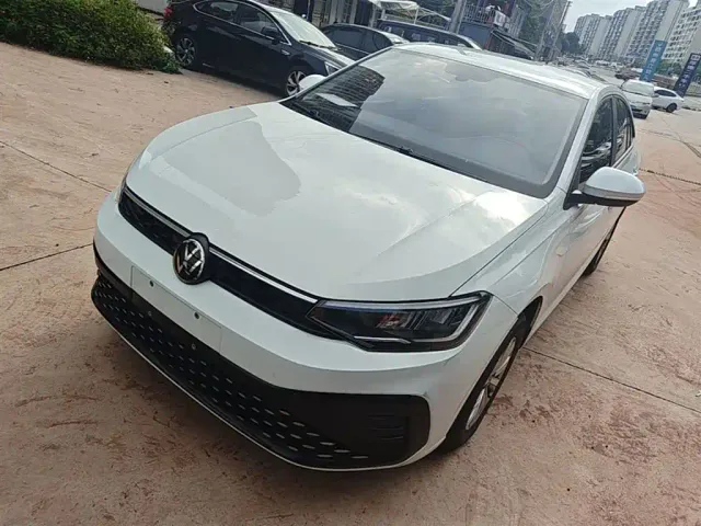 Фотография автомобиля — Volkswagen Lavida