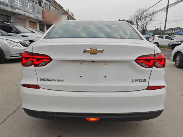 Chevrolet Monza — Фото автомобиля 5