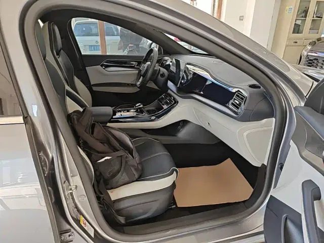 BYD Qin PLUS — Фото автомобиля 24