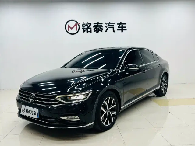 Фотография автомобиля — Volkswagen Magotan
