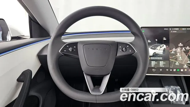 Tesla Model 3 — Фото автомобиля 13