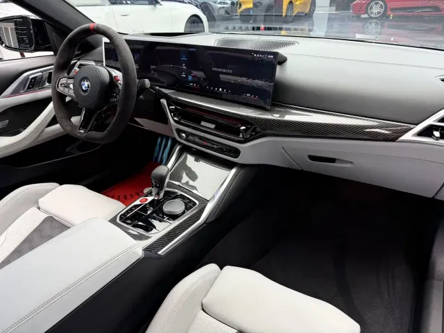 BMW M4 — Фото автомобиля 10