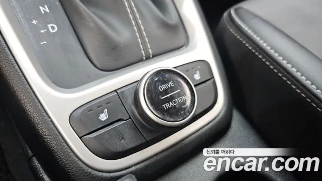 Hyundai Venue — Фото автомобиля 29