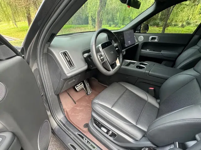 Li Auto L8 — Фото автомобиля 5