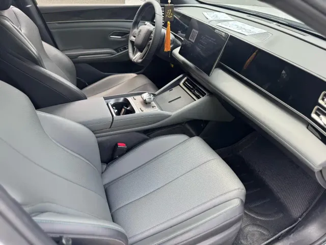BYD Qin L — Фото автомобиля 12