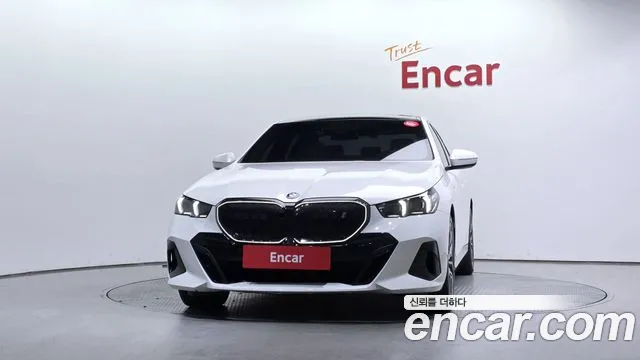 BMW i5 G60 — Фото автомобиля 3