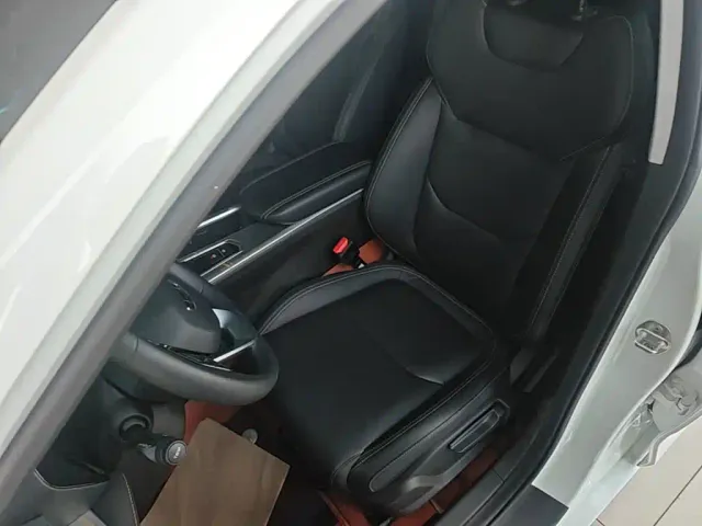Geely Emgrand L — Фото автомобиля 14