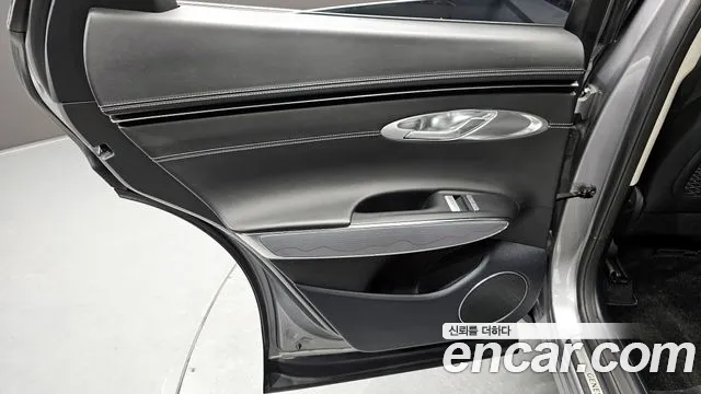 Genesis GV70 2.5T Бензин AWD — Фото автомобиля 25