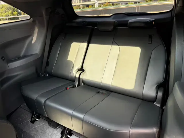 Toyota Granvia — Фото автомобиля 13