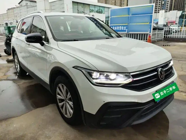 Volkswagen Tiguan L — Фото автомобиля 3