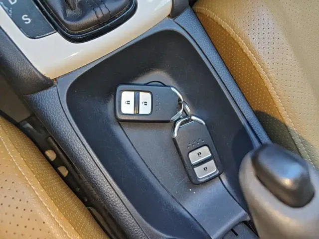 Honda Fit — Фото автомобиля 8