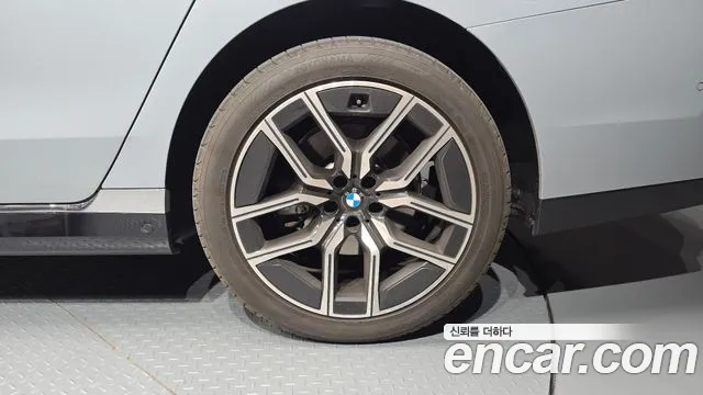 BMW 7 Series G70 — Фото автомобиля 6