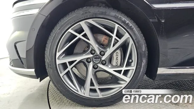 Genesis G90 Бензин 3.5 турбо AWD — Фото автомобиля 5