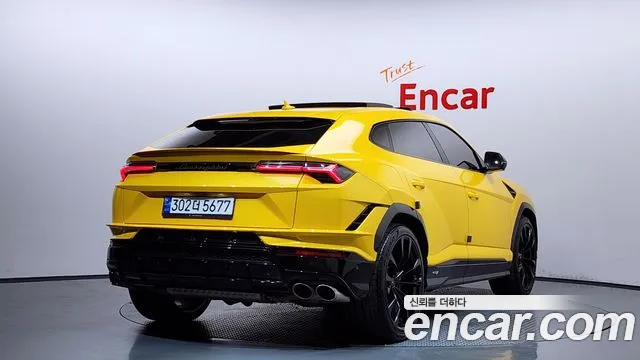 Lamborghini Urus — Фото автомобиля 2
