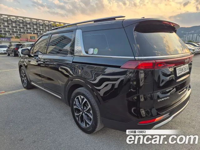 Kia Canival — Фото автомобиля 4