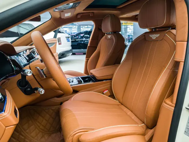 Bentley Flying Spur — Фото автомобиля 8