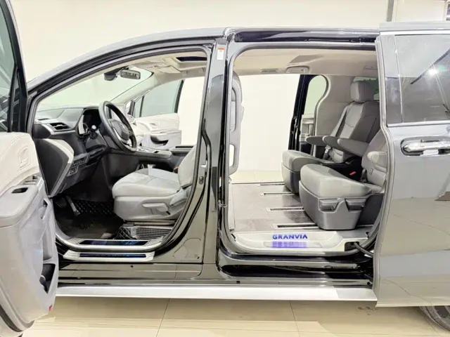Toyota Granvia — Фото автомобиля 19