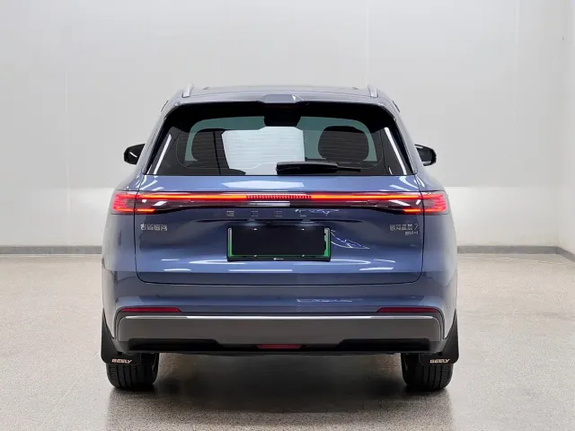 Geely Galaxy Starship 7 EM-i — Фото автомобиля 5