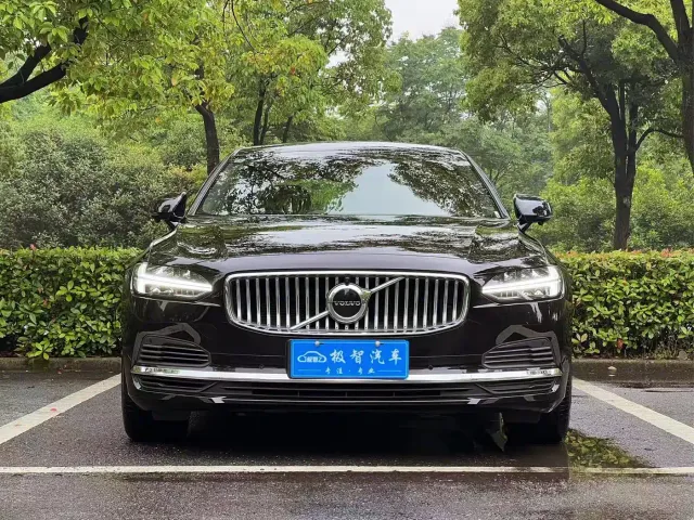 Volvo S90 — Фото автомобиля 2