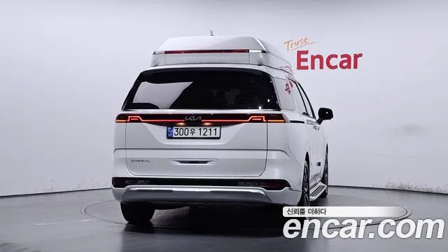 Kia Carnival Generation 4 — Фото автомобиля 4