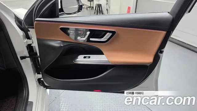 Mercedes-Benz E-Class — Фото автомобиля 25
