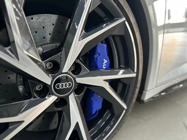 Audi R8 — Фото автомобиля 21