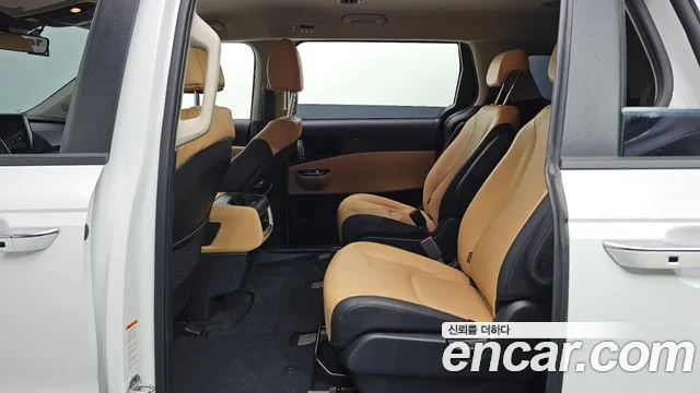 Kia Carnival 4th Gen — Фото автомобиля 18