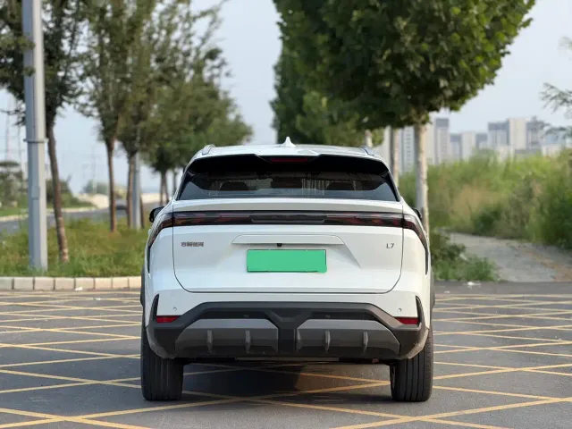 Geely Galaxy L7 — Фото автомобиля 8