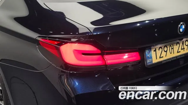 BMW 5-Series — Фото автомобиля 21